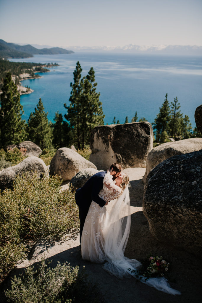 Lake tahoe hiking elopement ceremony at Monkey Rock