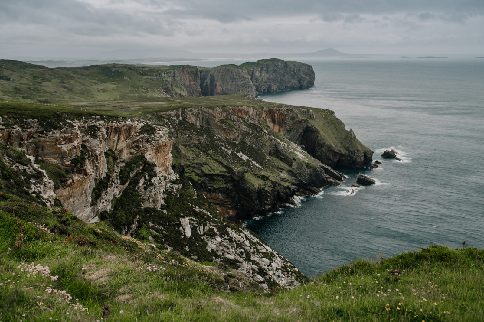 Ireland am. Гора Слемиш Ирландия. Донегол горы. Горы Ирландии. Where is Ireland.