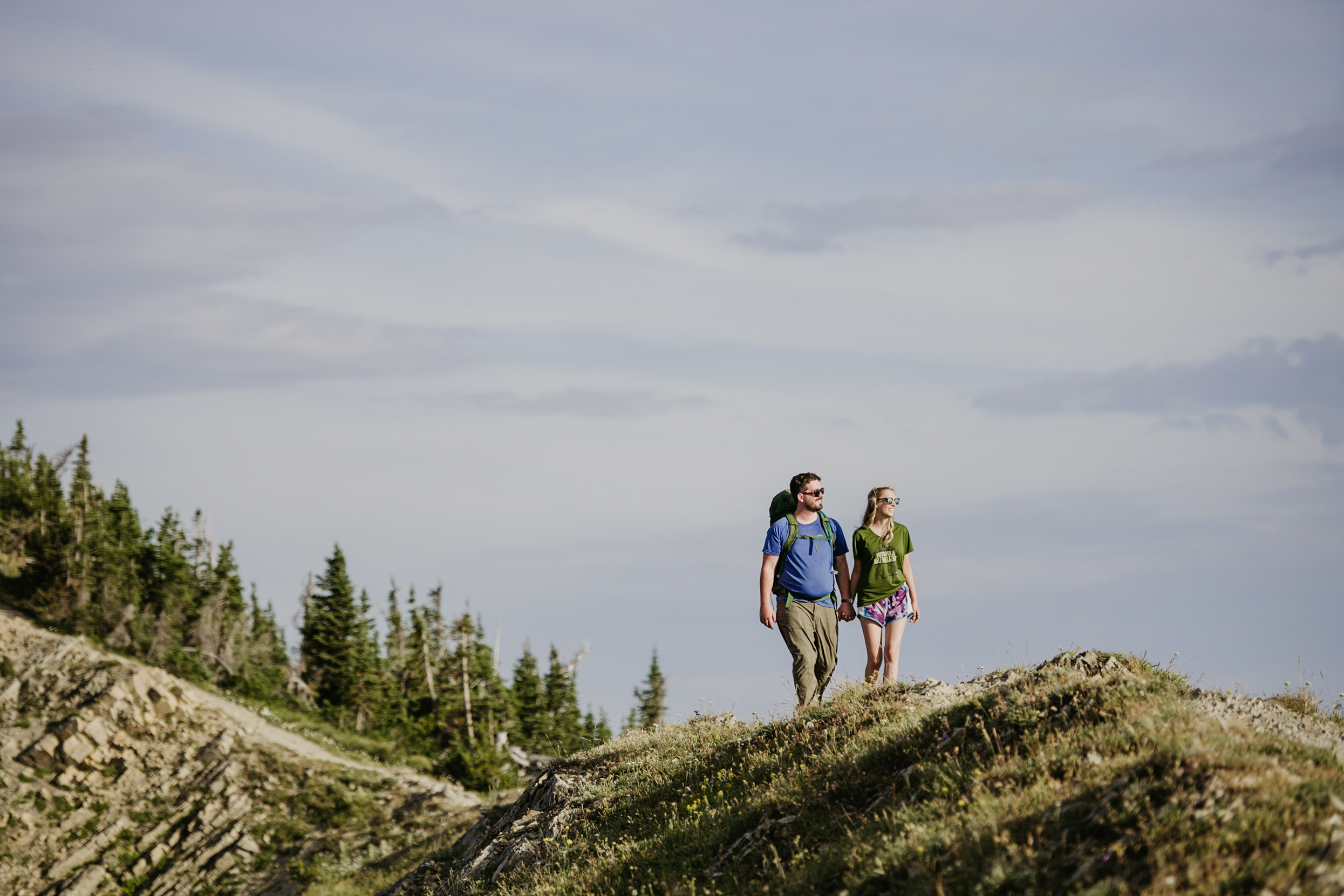 adventure elopement gear guide, what to wear on a hiking elopement