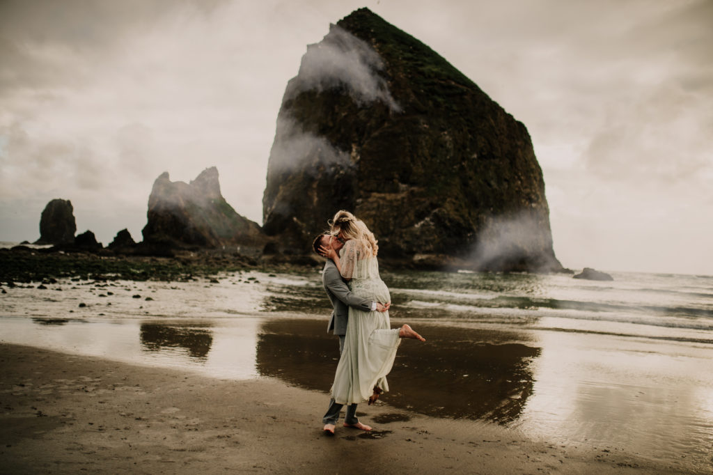 Things people forget when planning an elopement, Cannon beach elopement