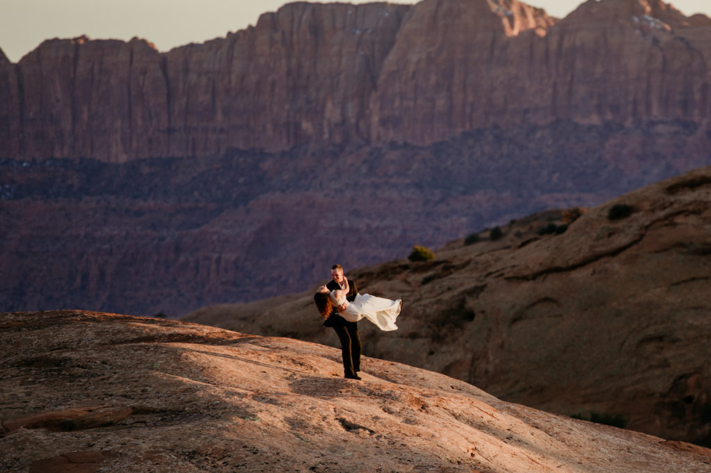 Everything you need to elope in Canyonlands National Park! Are you ready to get married in the sky? Canyonlands National Park is high in the sky and the jaw dropping, desert meets sky meets gorgeous couple in love that you are looking for. winter elopement locations, questions eloping couples ask
