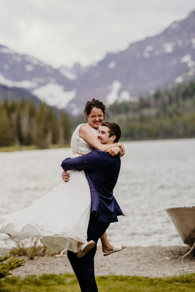 What are the benefits of eloping? We asked what are the reasons to elope from 20 of our real couples! 