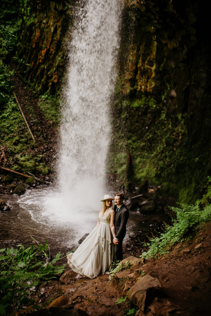 Oregon waterfall elopement locations