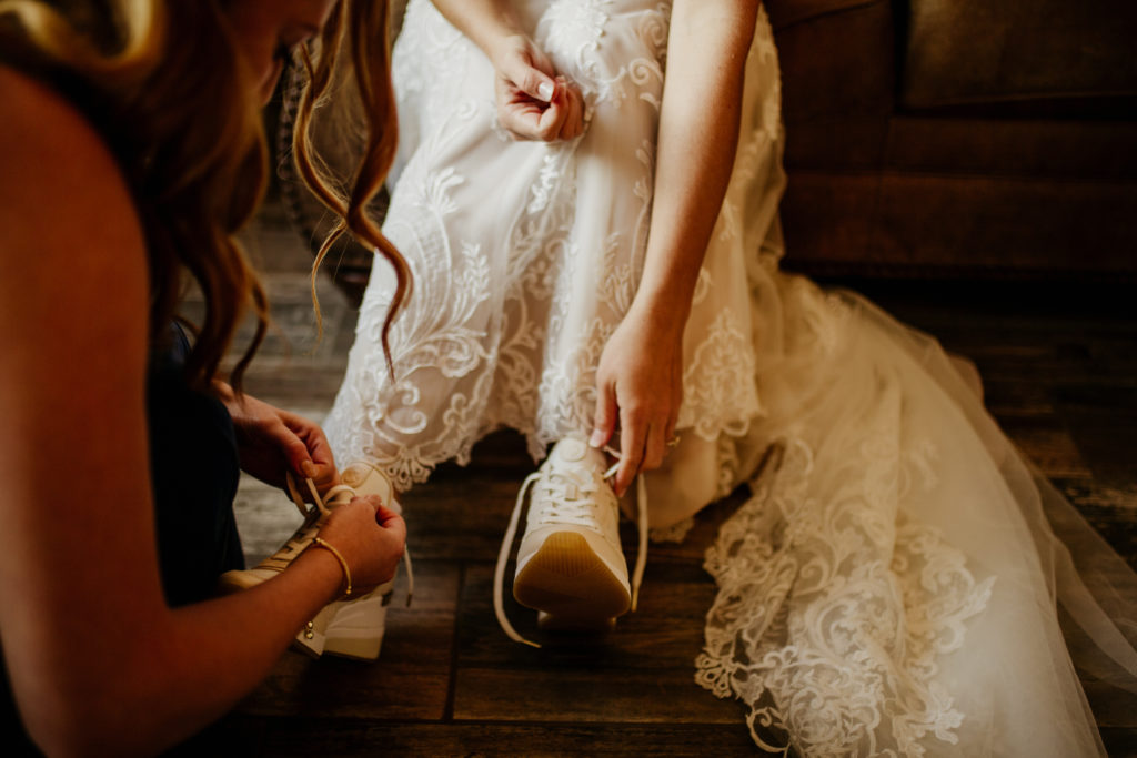 wedding tennis shoes, bride tennis shoes