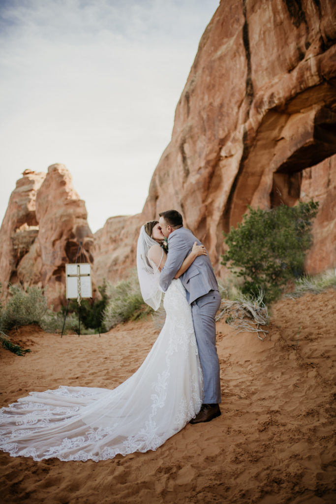 desert elopement location, Arches National park elopement, pine tree arch ceremony