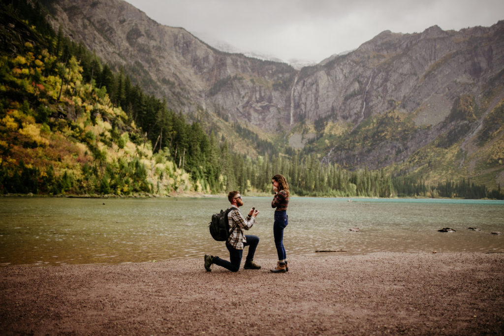 Hiking Surprise Proposal! When you’re gearing up to create that once in a lifetime moment, the one where you ask your favorite person to marry you, we know you have a LOT going through your mind. We are here to break down our six tips for how to have an adventurous hiking surprise proposal. 