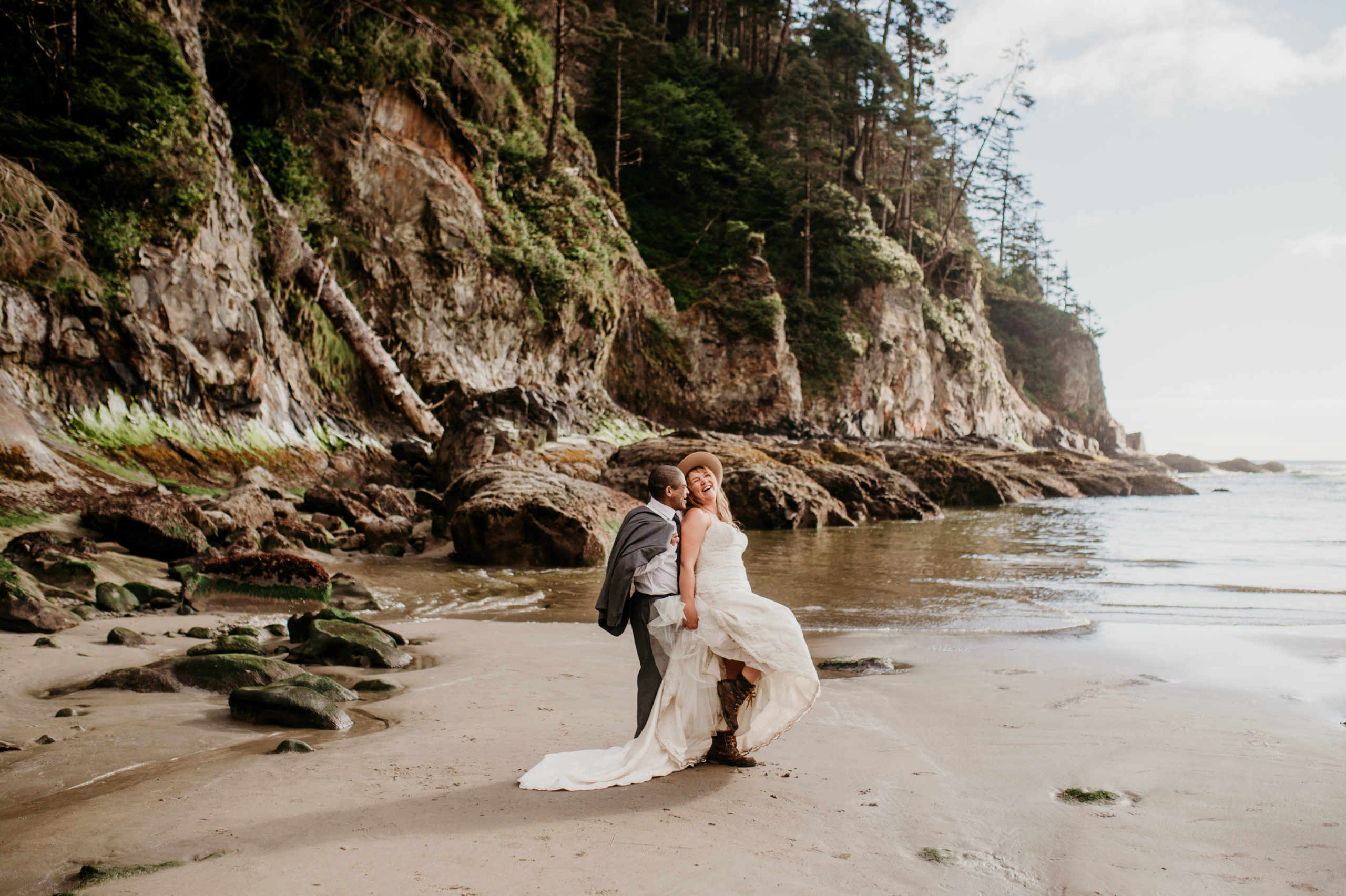 The BEST Oregon Coast Elopement Locations!

We love being an Oregon coast elopement photographer not only because of the gorgeous views, but the adventure that can happen in Oregon is one of our very favorite things!   Are you ready for an Oregon coast elopement? We are shelling out all the info on the best of the Oregon coast. The three spots that capture our hearts in this blog are Hug Point, Arch Cape, and Cannon Beach. All of which are within a ten minute drive from each other! This stretch of magic is technically called "The North Coast" which stretches from the Columbia River to Cascade Head. how to plan an adventure elopement