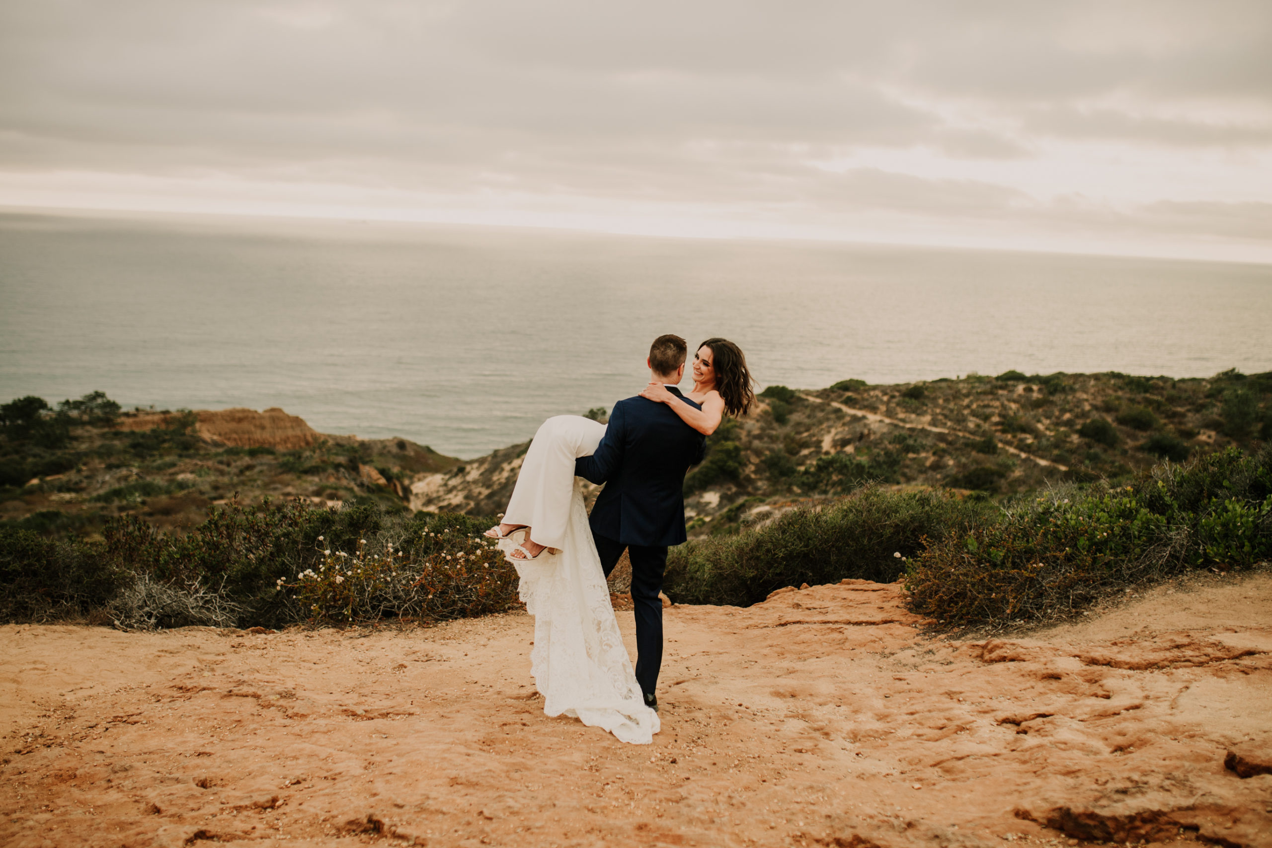 HOW TO BECOME AN ELOPEMENT PHOTOGRAPHER

If you want to become an elopement photographer, check out the top 25 things to know when transitioning to become an elopement photographer!