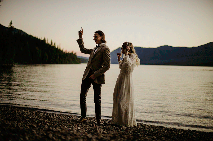 Glacier National Park micro wedding. Wedding photos on Lake McDonald. The best place for photos in Glacier National Park.