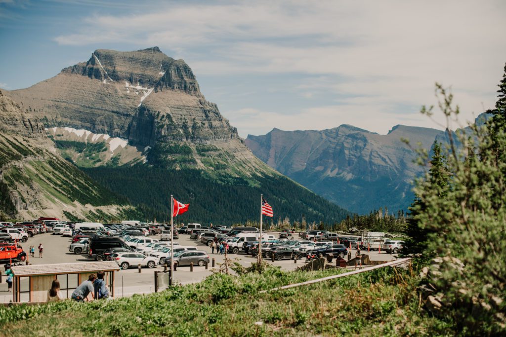 Have an eco friendly elopement by following these tips for conscious tourism.

Logan Pass in Glacier National Park, Hidden Lake overlook hike. 