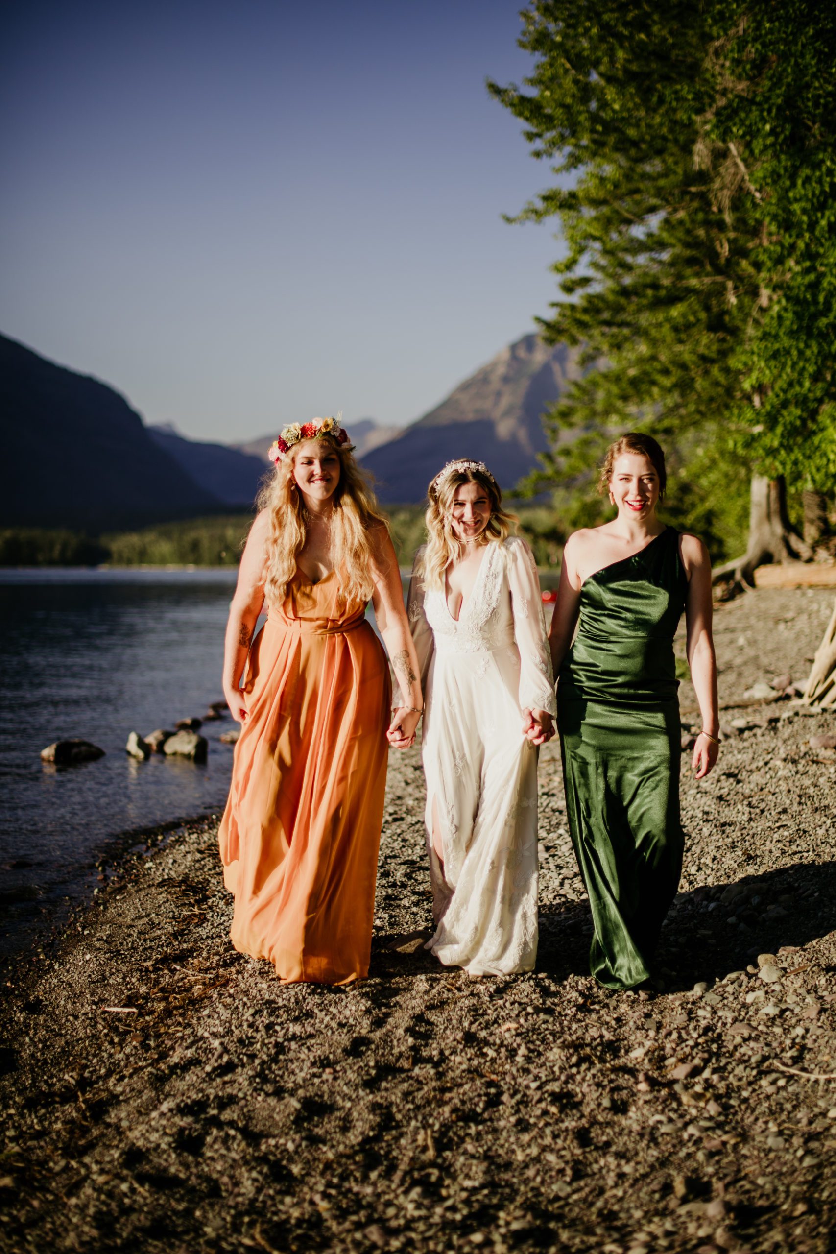 Glacier National Park micro wedding. Wedding photos on Lake McDonald. The best place for photos in Glacier National Park. Small wedding in Glacier - invite your friends and family to your wedding. Where can you get married in Glacier? 