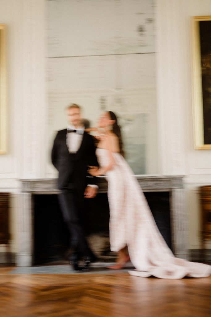 We are here to inspire you with a French château luxury elopement. BTS secrets will have your own elopement oozing luxury! Learn how to have a luxury France elopement in the countryside. 