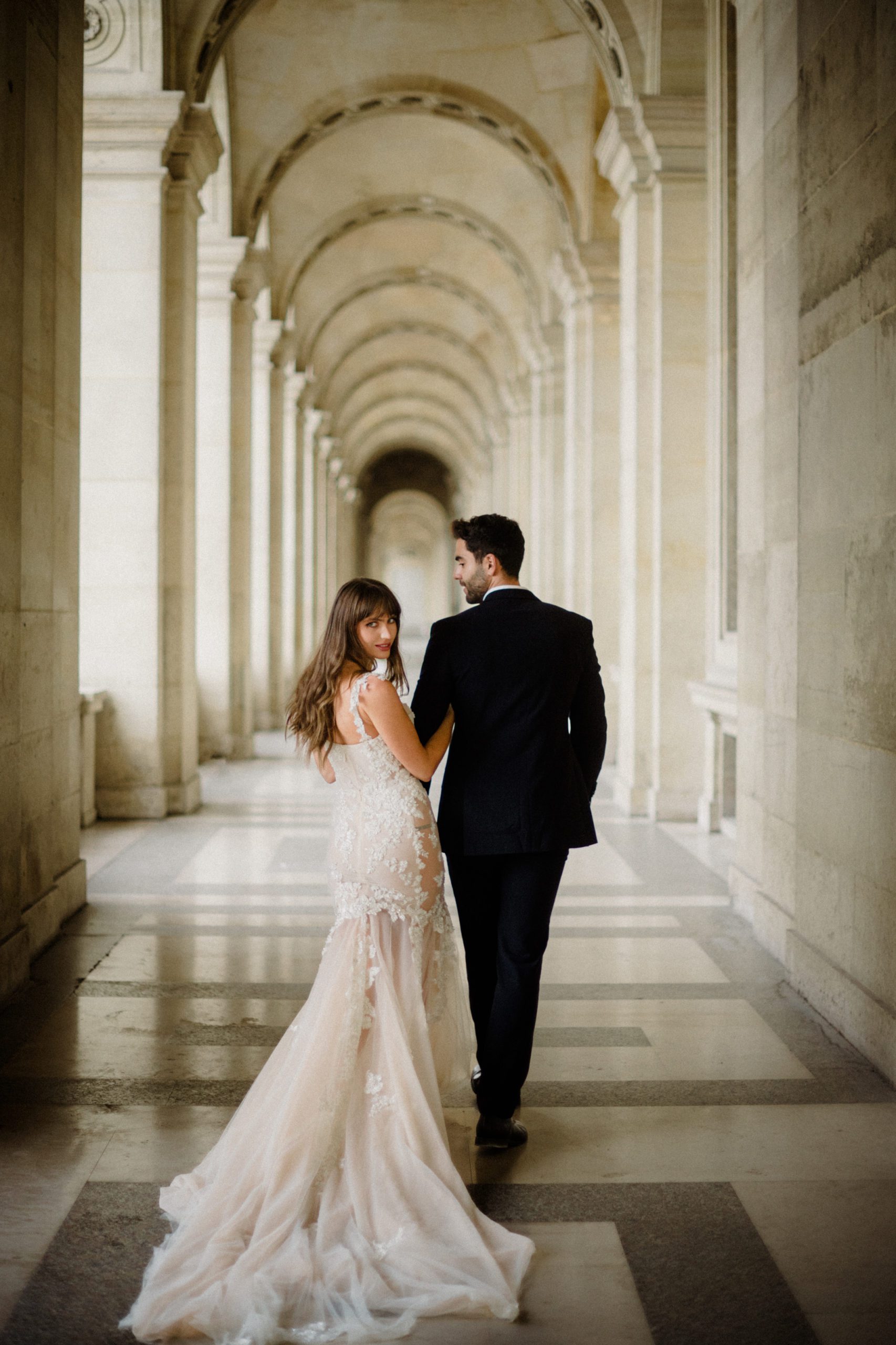 Plan your Paris elopement (or in your own country with Paris vibes!) check out our styled shoot for Paris elopement inspiration!