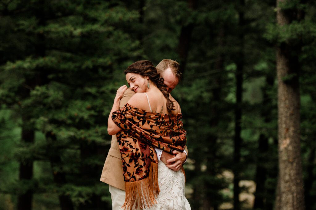 This wedding at Feathered Pipe Ranch showed why finding a great venue and Montana experienced photographer makes the difference!

Montana wedding venue, where to get married in Montana, Helena wedding venue

First look with bride and groom