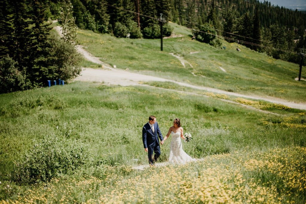 This summer Whitefish Mountain Resort wedding in Montana. Best wedding venues in Montana. Whitefish wedding photographer. Ski resort wedding in Montana. Best ski resort for a wedding.