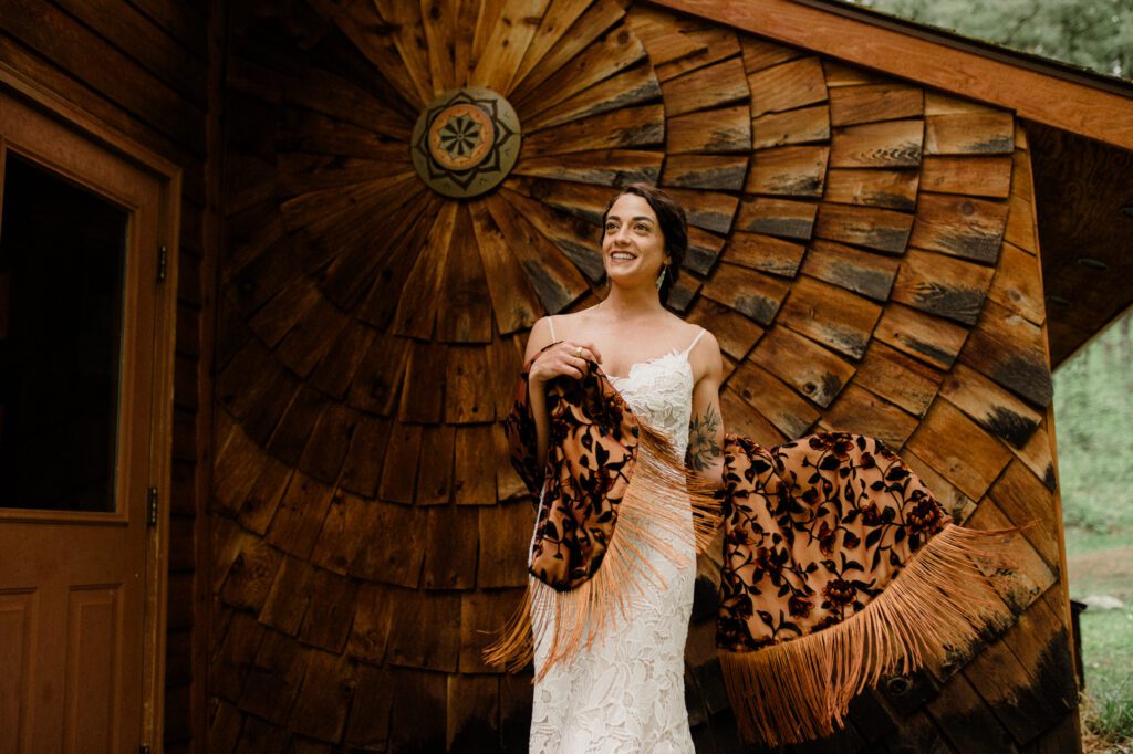 This wedding at Feathered Pipe Ranch showed why finding a great venue and Montana experienced photographer makes the difference!

Montana wedding venue, helena wedding venue, where to get married in Montana

shawl ideas for weddin