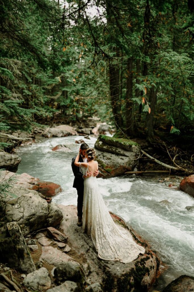 best of 2023 elopement & wedding photography with a hiking elopement.