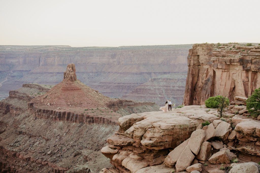 First Destination Wedding in Moab, Use our ultimate booking checklist for photographers!