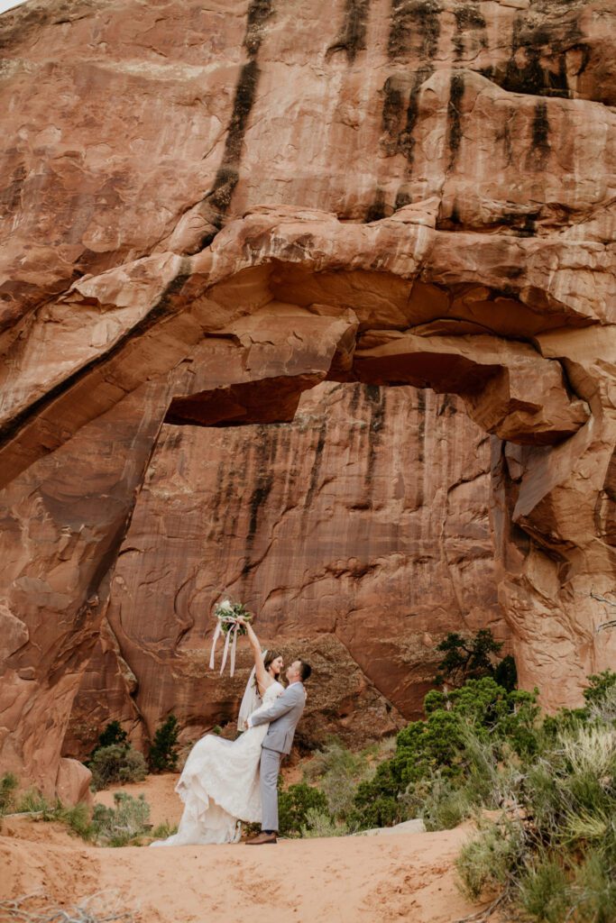 Elope in a national park. Wedding in Arches National Park.