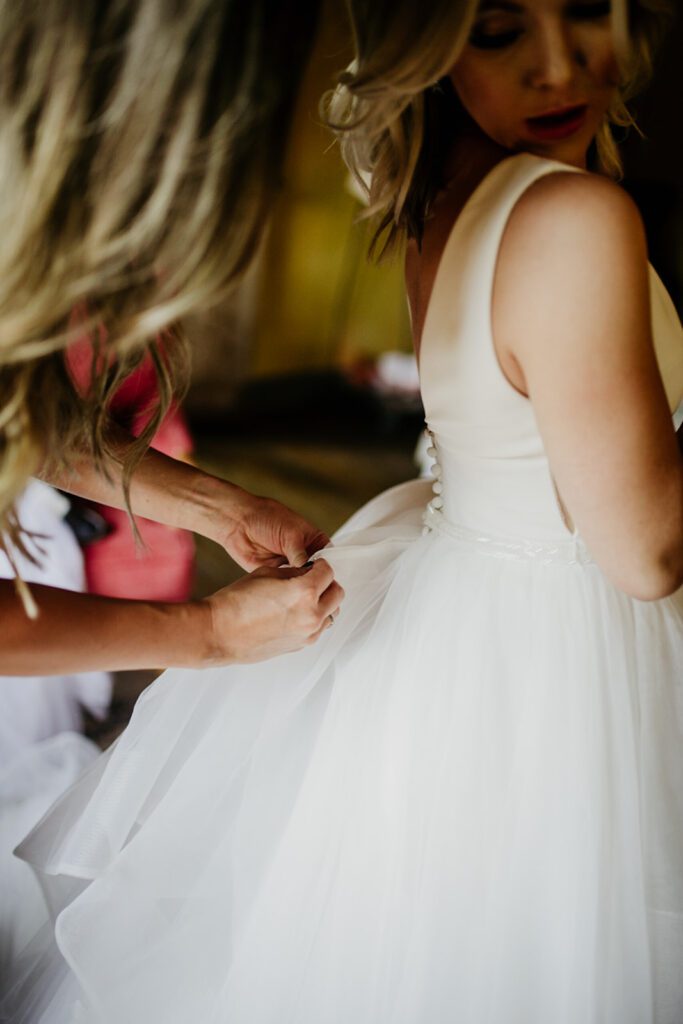 Wedding Photography Shot List, bride getting ready