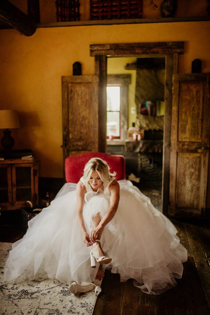 Wedding Photography Shot List, bride getting ready