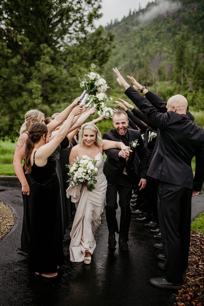 Wedding Photography Shot List, wedding party shot list, how to pose wedding party photos