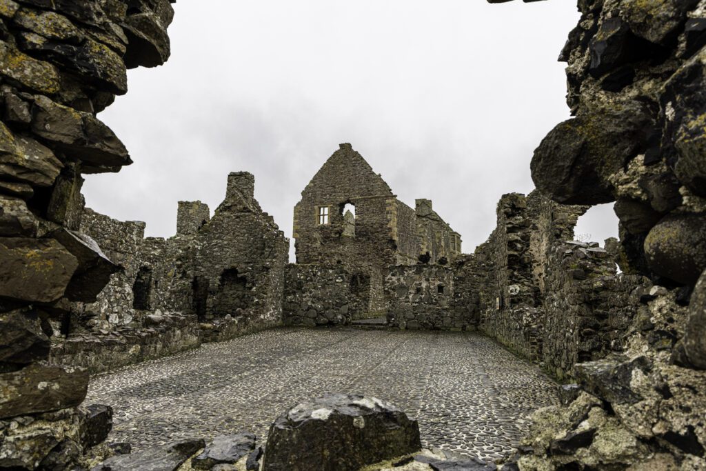 Guide to a Dunluce Castle Elopement