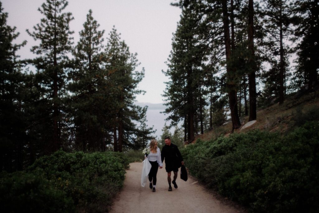 This gorg California elopement in Lake Tahoe has it all! Sunrise hike, private vows and a morning boating on the lake! PERFECTO!