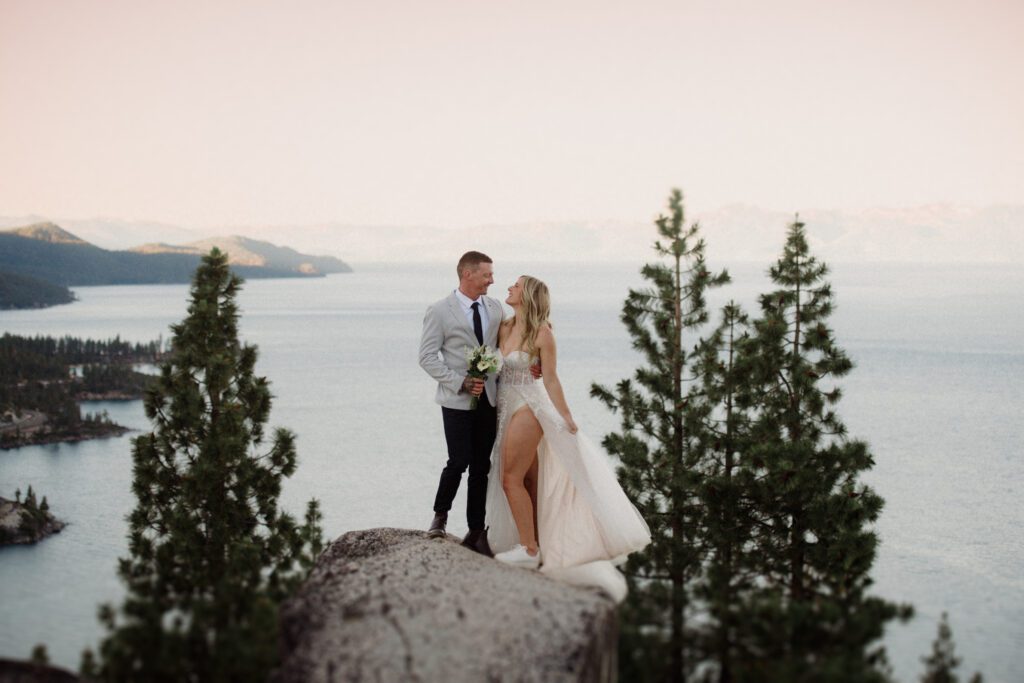 This gorg California elopement in Lake Tahoe has it all! Sunrise hike, private vows and a morning boating on the lake! PERFECTO!