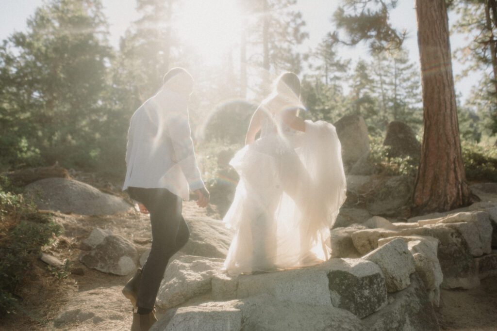 This gorg California elopement in Lake Tahoe has it all! Sunrise hike, private vows and a morning boating on the lake! PERFECTO!