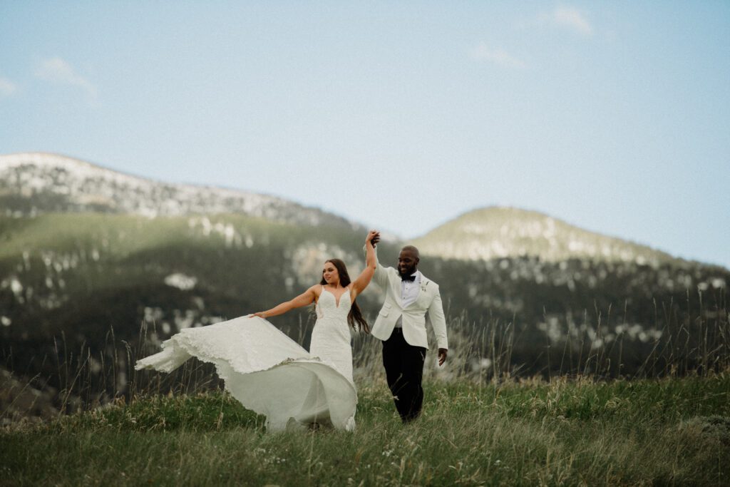 The ultimate helicopter wedding in Montana! From a stretch limo to stunning mountain views, this Bozeman adventure is a dream come true.