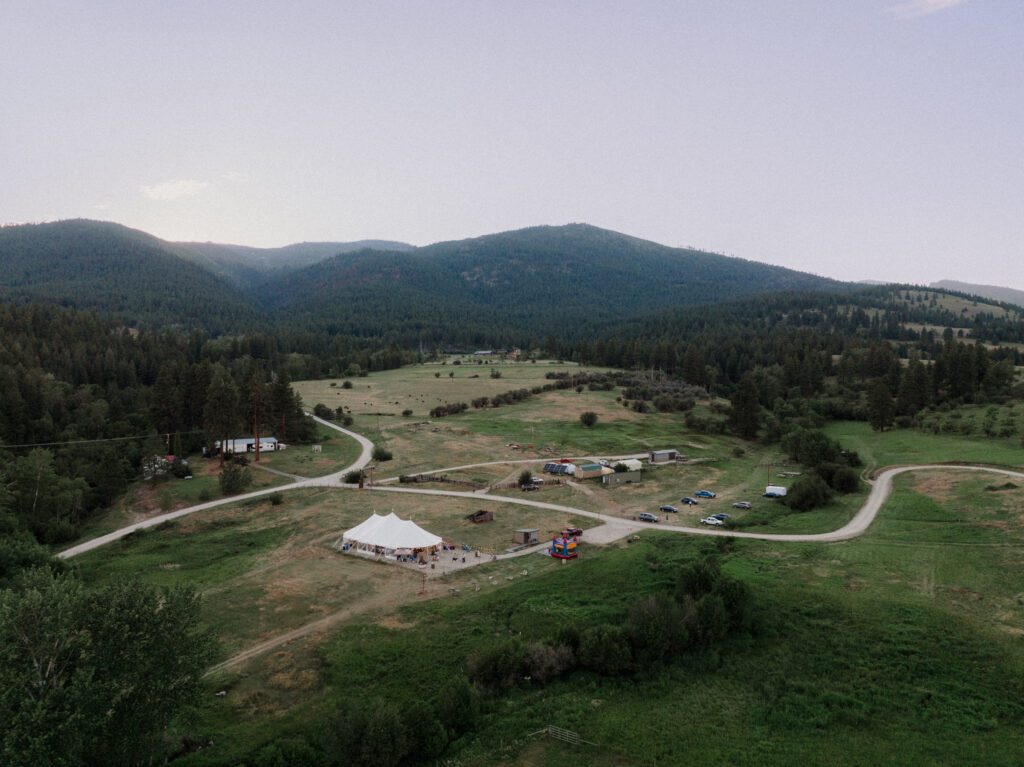 A stunning Little Smith Creek Ranch wedding in the Bitterroot Valley with breathtaking views, heartfelt moments, and a charming rustic theme.