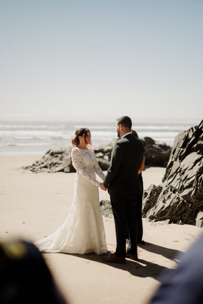 When you think, "elopement Oregon Coast," this is what you think of! Intimate vows at Hug Point, epic Haystack Rock views, and star photos!

This all day elopement will give you the inspo you need for the BEST ELOPEMENT SPOTS near Cannon Beach, contact info for officiants in the area and of course Cannon Beach Resorts you should stay in! 