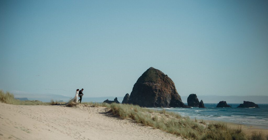 When you think, "elopement Oregon Coast," this is what you think of! Intimate vows at Hug Point, epic Haystack Rock views, and star photos!

This all day elopement will give you the inspo you need for the BEST ELOPEMENT SPOTS near Cannon Beach, contact info for officiants in the area and of course Cannon Beach Resorts you should stay in! 