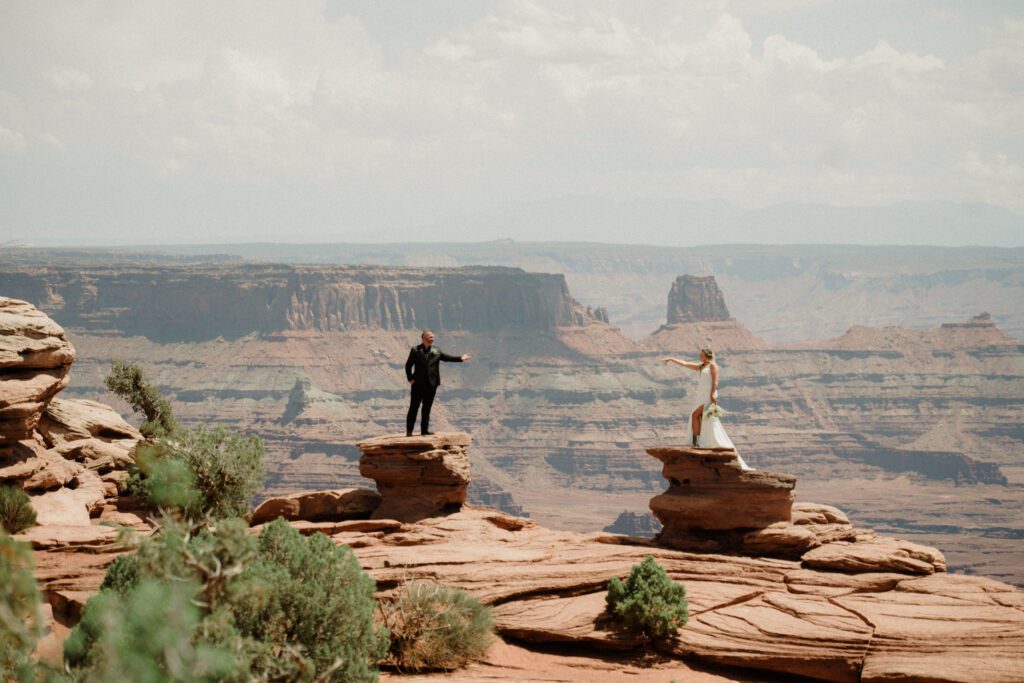 moab elopement, dirt bike wedding, desert elopement dirt bike photo, adventure elopement moab images, moab elopement photographer, ceremony at dead horse point state park