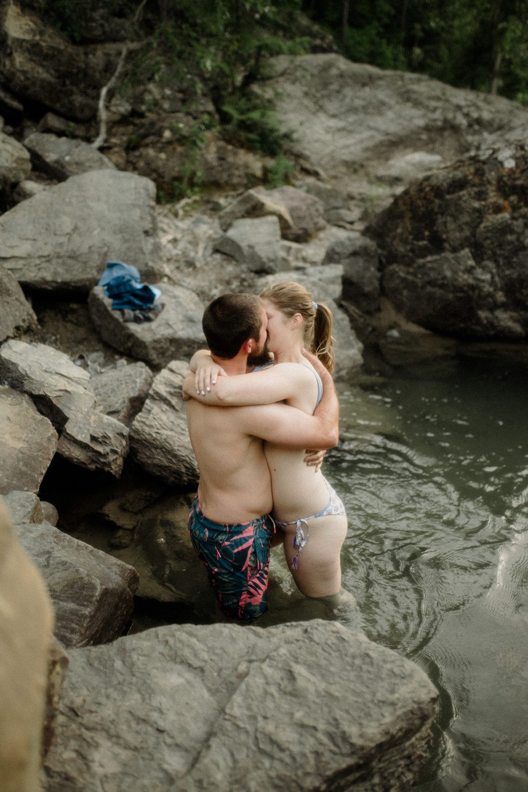 Couple kissing in Sprout Creek