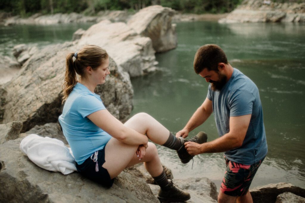 How to have a hiking elopement. Sprout Creek Montana