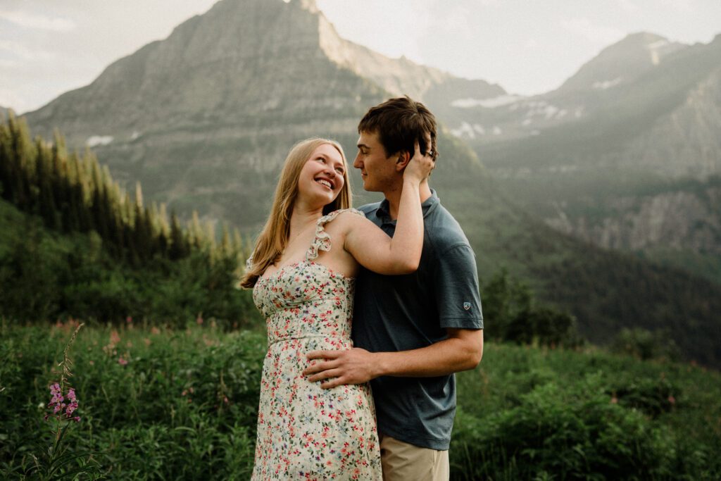 Wanna learn how to take engagement photos in Glacier? I GOTTCHU! What to wear, where to go for the best photos, and pro tips!