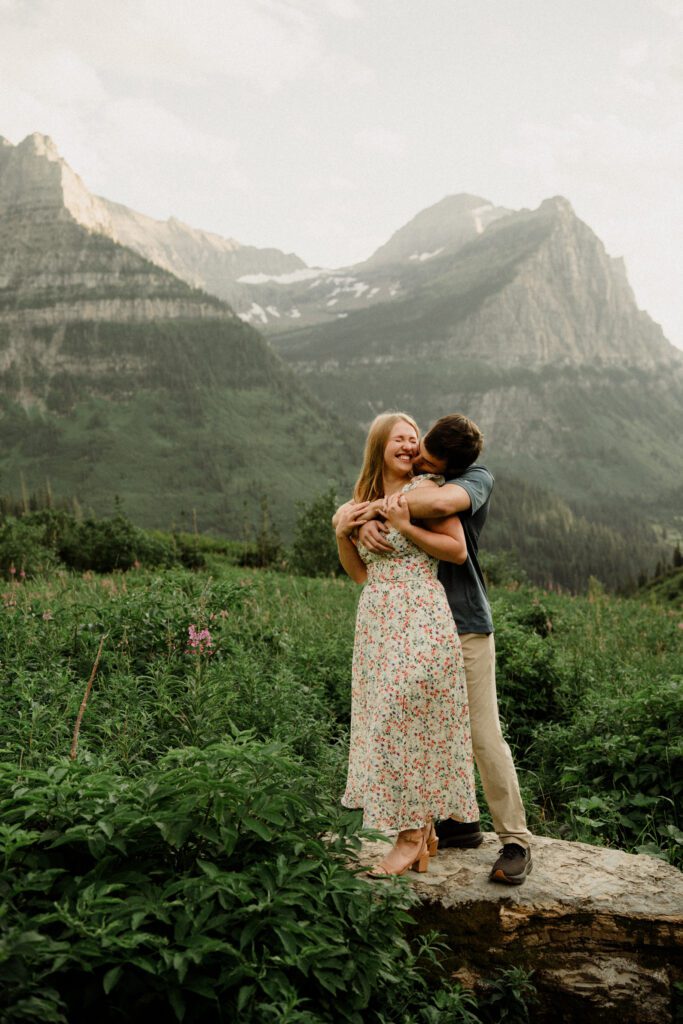 Wanna learn how to take engagement photos in Glacier? I GOTTCHU! What to wear, where to go for the best photos, and pro tips!