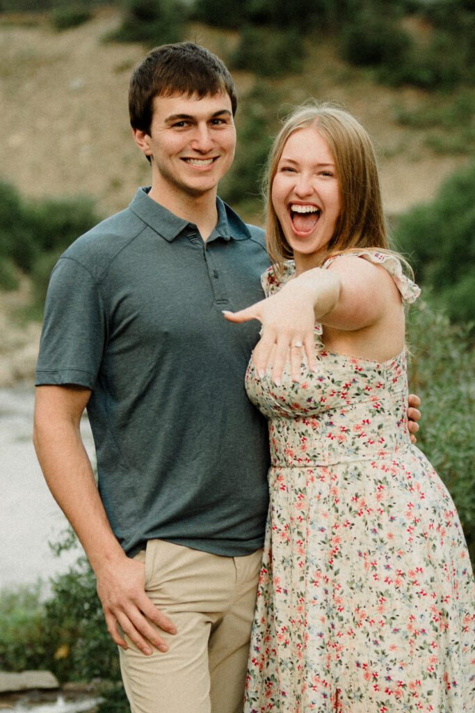 Wanna learn how to take engagement photos in Glacier? I GOTTCHU! What to wear, where to go for the best photos, and pro tips!
