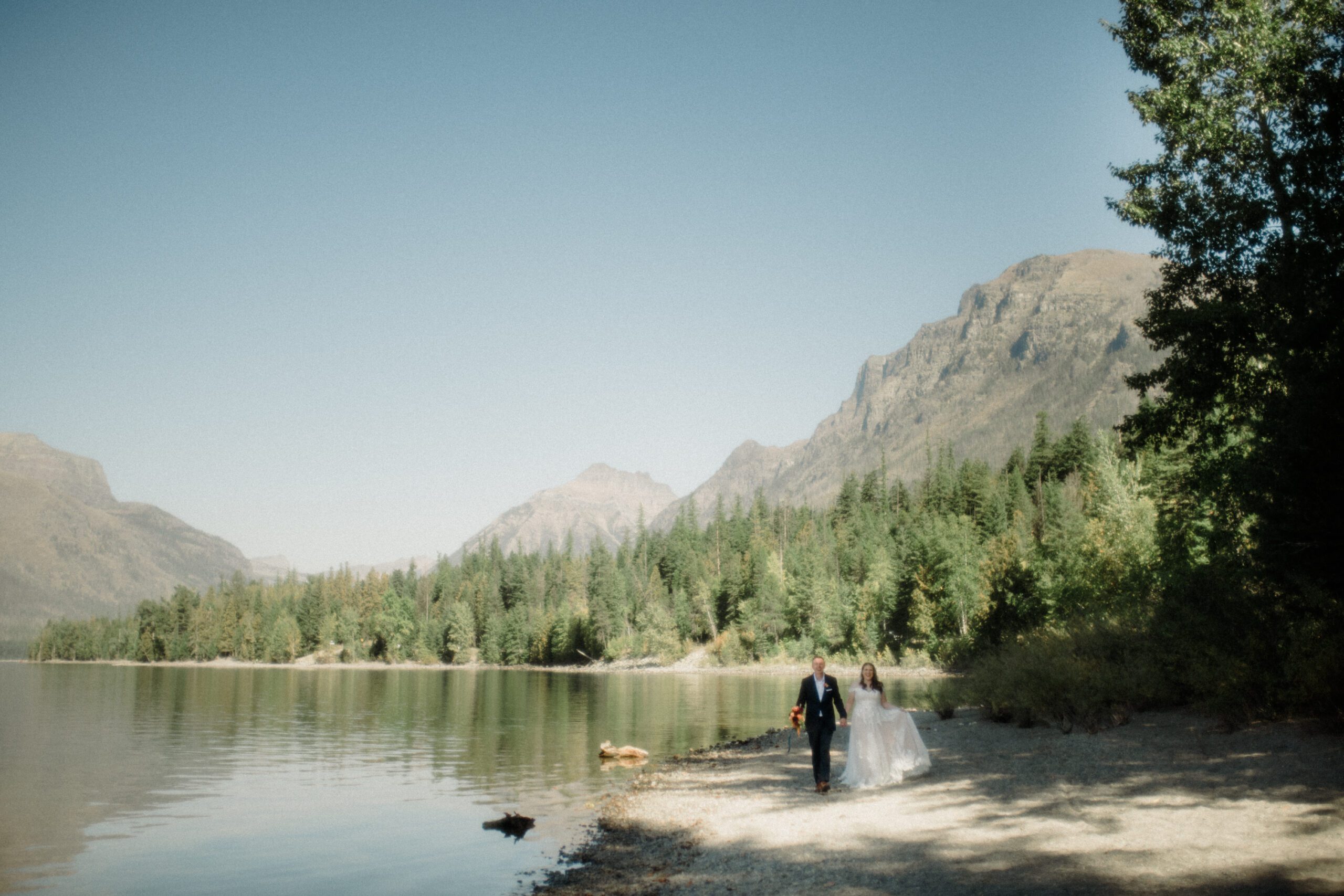 The ultimate guide on how to elope in America as a Candian - the legality, choosing a location, and your LOVE story!