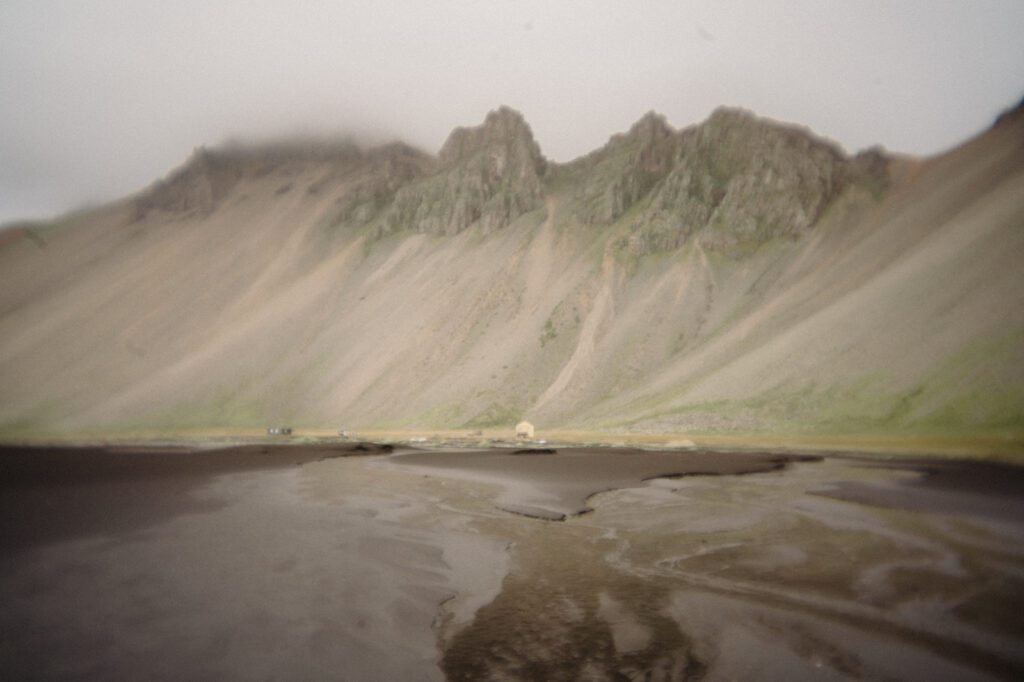 This Iceland vow renewal is pure magic—Vestrahorn peaks, Diamond Beach, waterfalls & Viking vibes. See why Iceland is the spot