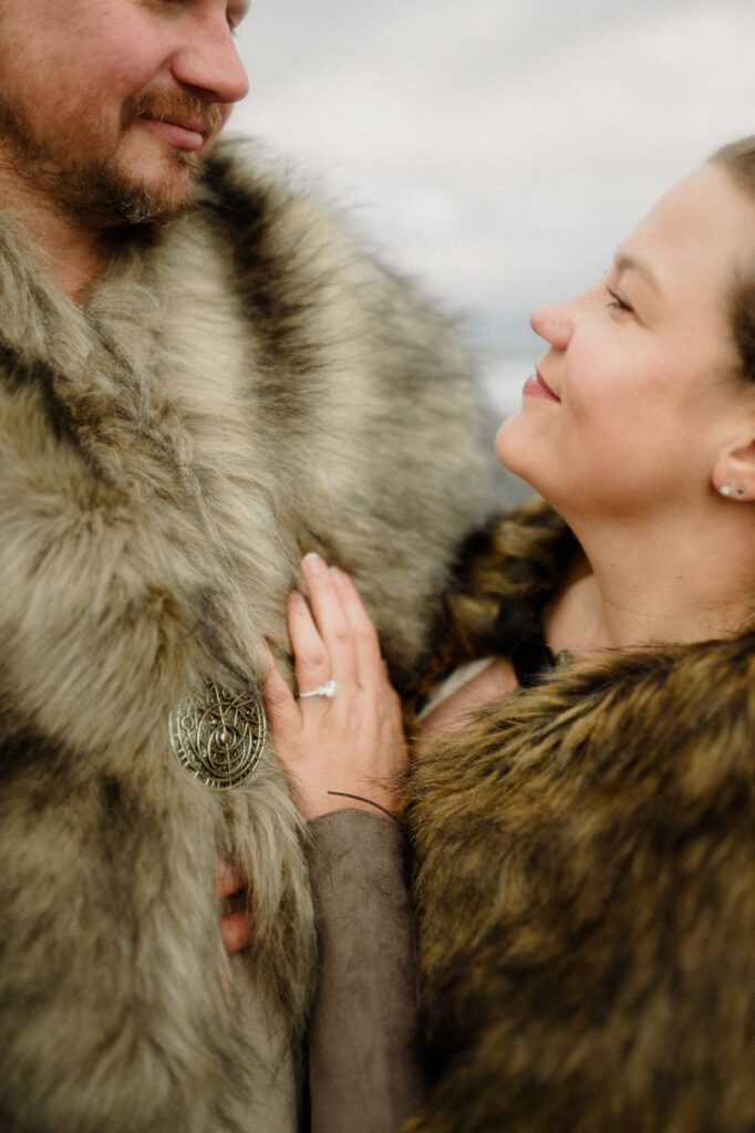 This Iceland vow renewal is pure magic—Vestrahorn peaks, Diamond Beach, waterfalls & Viking vibes. See why Iceland is the spot