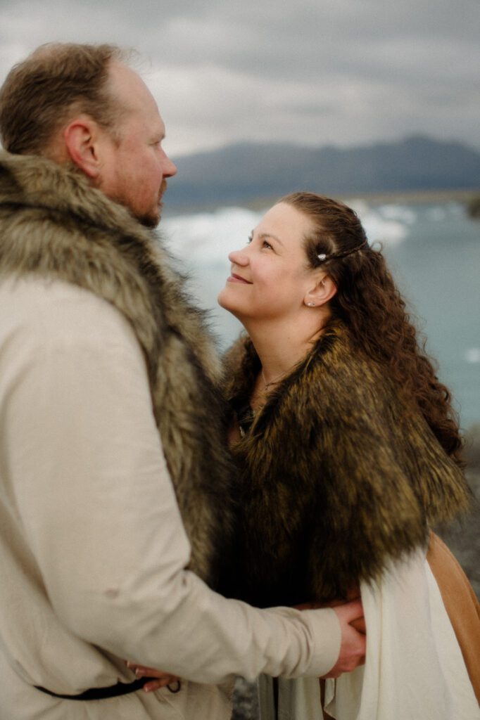 This Iceland vow renewal is pure magic—Vestrahorn peaks, Diamond Beach, waterfalls & Viking vibes. See why Iceland is the spot