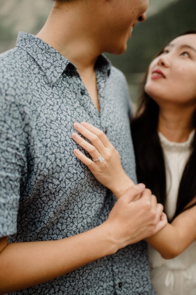 Inspo to plan the ultimate hiking proposal! From thoughtful surprises to epic outfits, here’s how to create an unforgettable YES moment