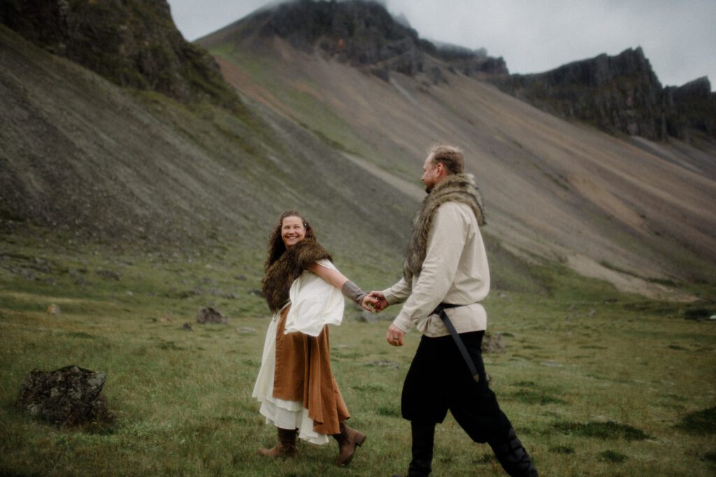 This Iceland vow renewal is pure magic—Vestrahorn peaks, Diamond Beach, waterfalls & Viking vibes. See why Iceland is the spot