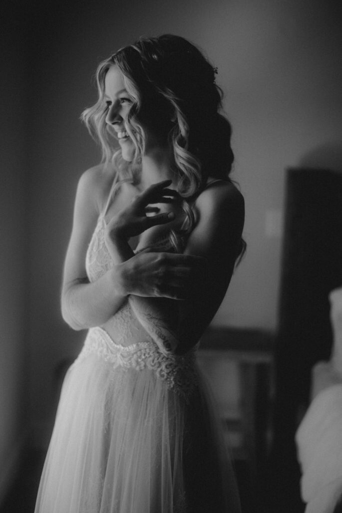 Dreaming of Montana Ranch Weddings? Get the sass, the step-by-step on Montana marriage laws, and all the best Big Sky and wedding venues for your wild, western “I do.”