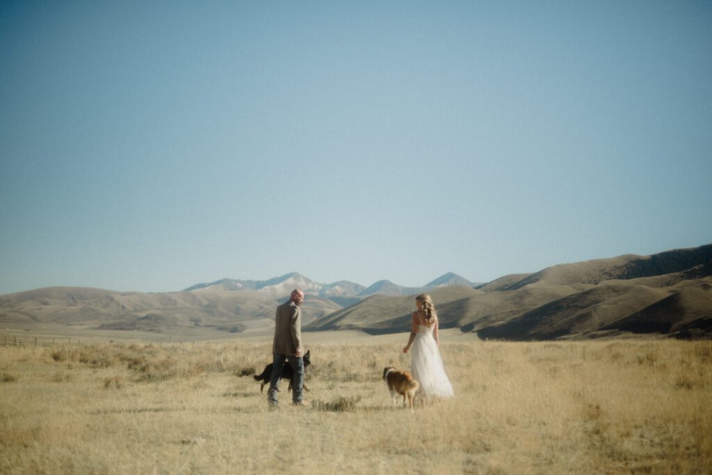 Dreaming of Montana Ranch Weddings? Get the sass, the step-by-step on Montana marriage laws, and all the best Big Sky and wedding venues for your wild, western “I do.”