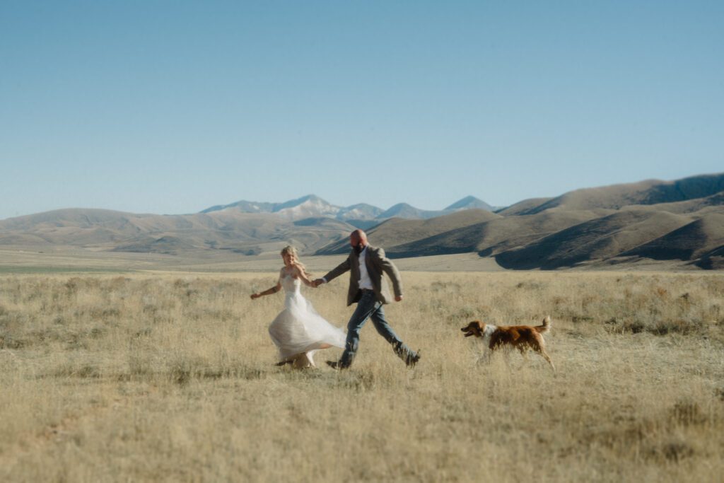 Dreaming of Montana Ranch Weddings? Get the sass, the step-by-step on Montana marriage laws, and all the best Big Sky and wedding venues for your wild, western “I do.”