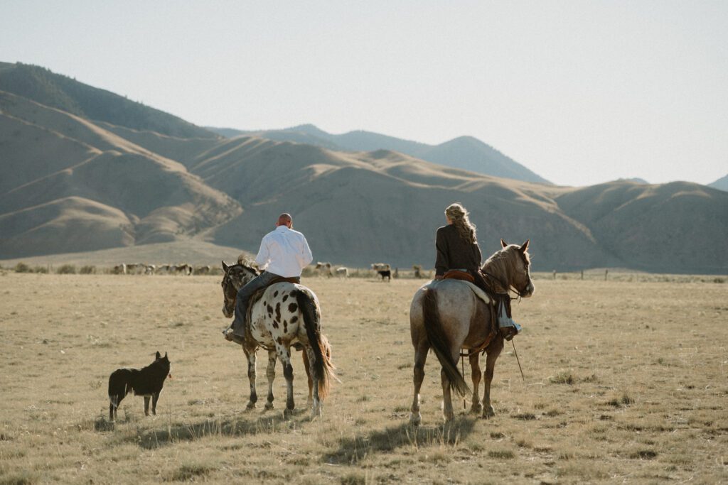 Dreaming of Montana Ranch Weddings? Get the sass, the step-by-step on Montana marriage laws, and all the best Big Sky and wedding venues for your wild, western “I do.”
